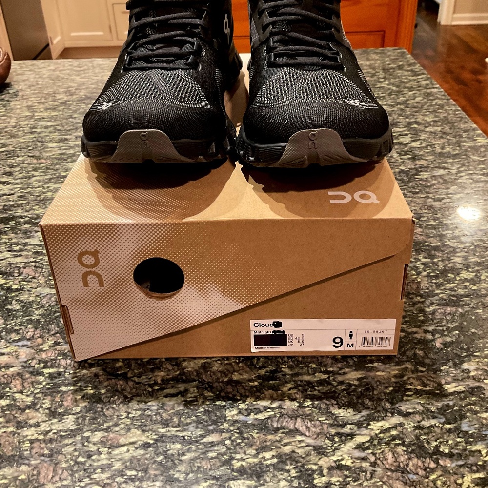 On Cloud X Running Shoe. Black. Never Worn. Brand New. Size 9. Medium.